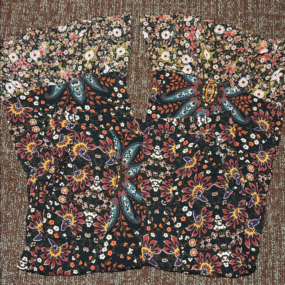 BCBGeneration flowy ruffle trim cropped flowy pants medium